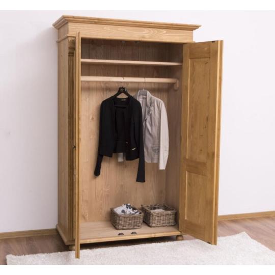 hneda country stredomorske masivne drevo klasicka drevena satnikova skrina vintage vidiecka rustikalna satna spalna kosele satnikova skrina satna tyc dvojdverova ulozny nabytok skrina vyroba na mieru lameridiana zariadenie.jpg